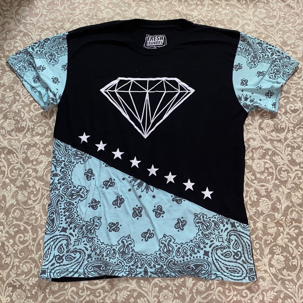 Early 2000s Y2K men’s graphic tee